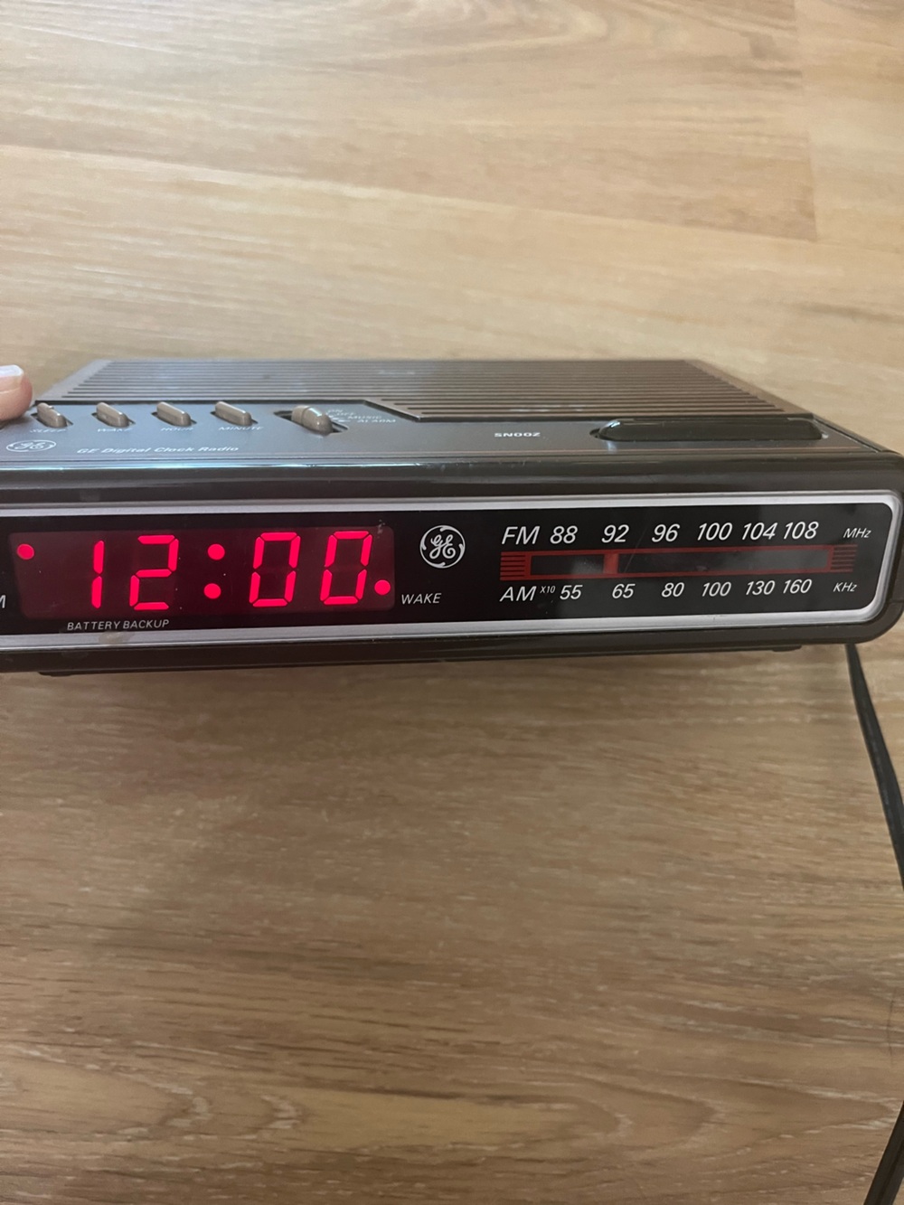 VTG GE Alarm Clock AM/FM Radio General Electric 7-4612B Wood Grain Retro WORKS